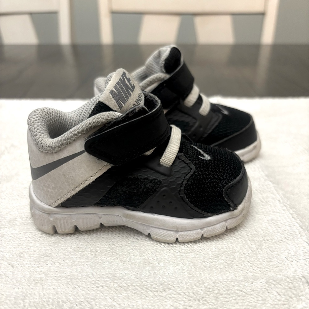 Nike Flex Supreme Running Shoes Size 3CW Baby Sneakers Black White & Gray